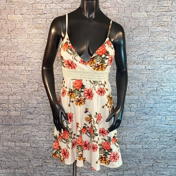 Derek Heart Dresses & Skirts - Derek Heart Floral Dress